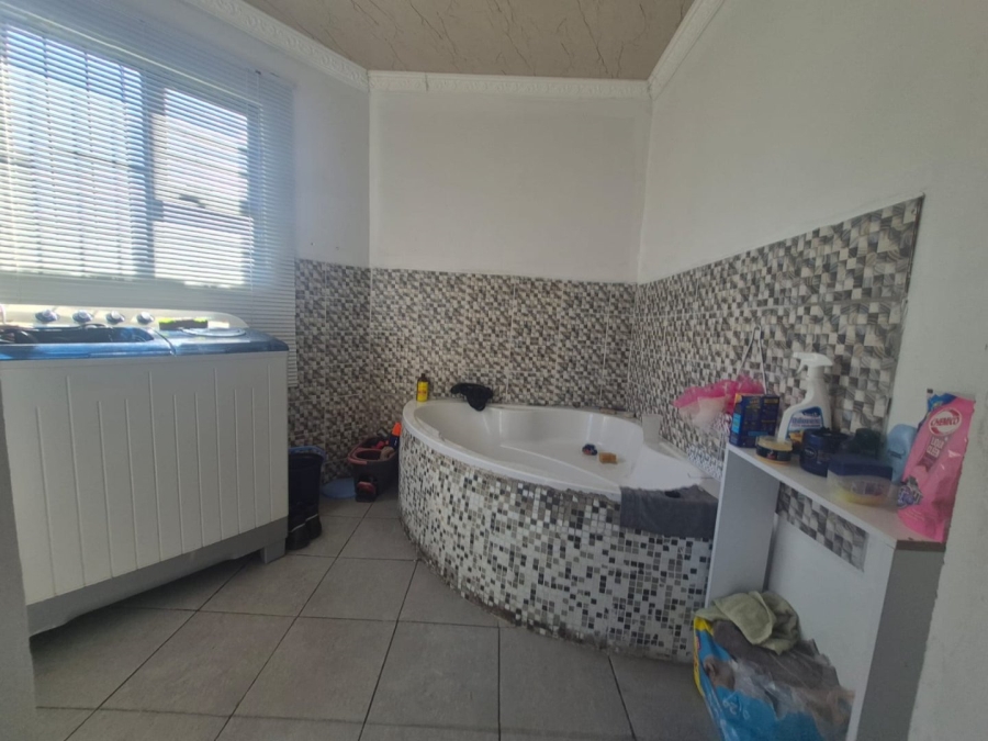 2 Bedroom Property for Sale in Fairview Eastern Cape
